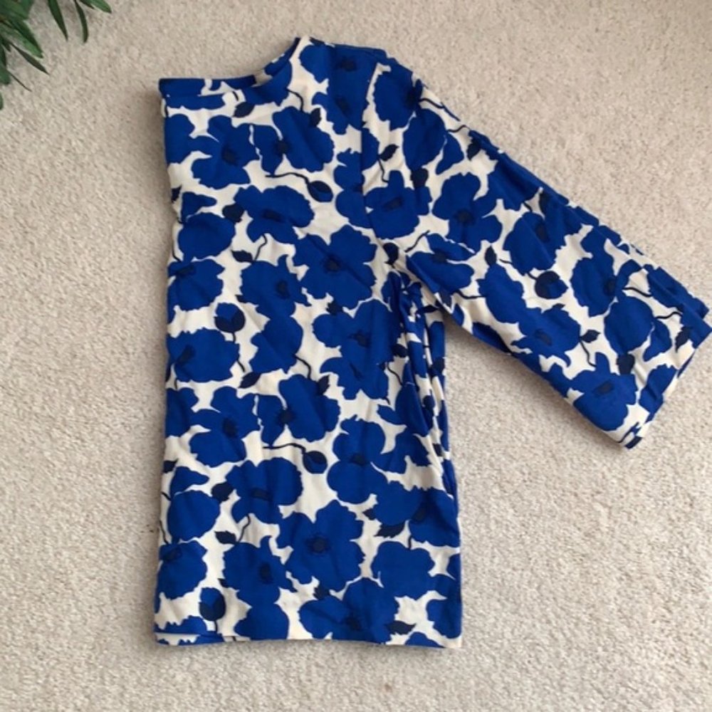 H & M Floral blue graphic floral print Crop Top